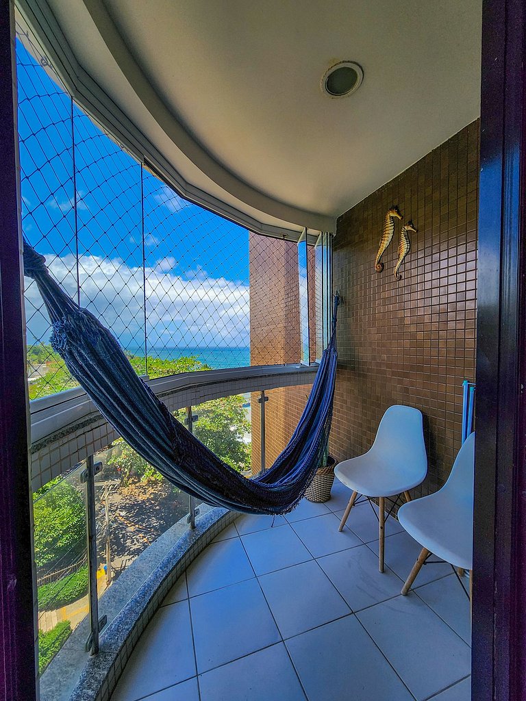 Apartamento vista mar, no bairro do Rio Vermelho.