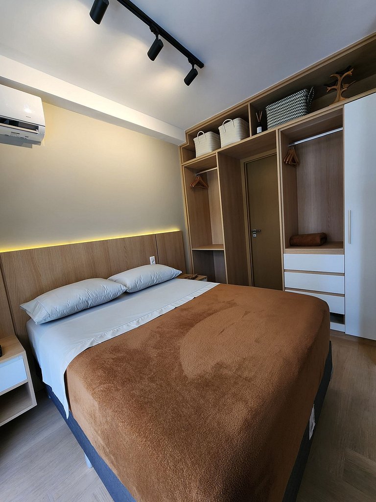 Apartamento novinho, em excelente localização