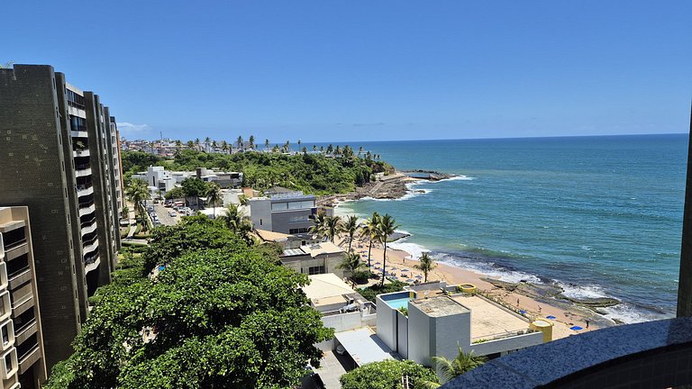 Apartamento vista mar, no bairro do Rio Vermelho.