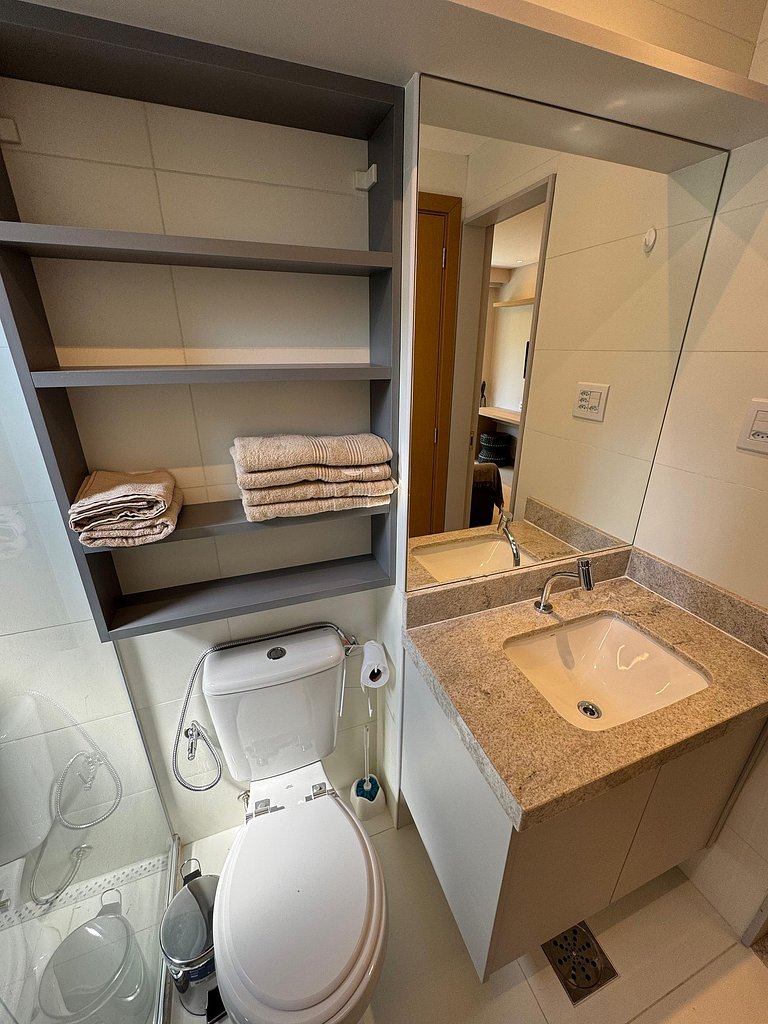 Excelente apartamento bem novinho na Barra