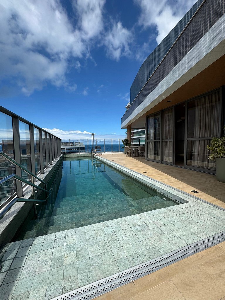 Apartamento em ótima localização na Barra.